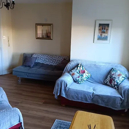 Apartment Spacious Apartment,
