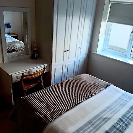 Spacious Apartment, Apartment *